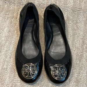 Tory Burch Black Caroline elastic flat, size 6.5